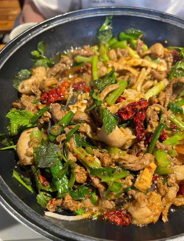 独山虾酸牛肉火锅