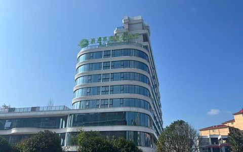 浪漫草海度假酒店(多图)